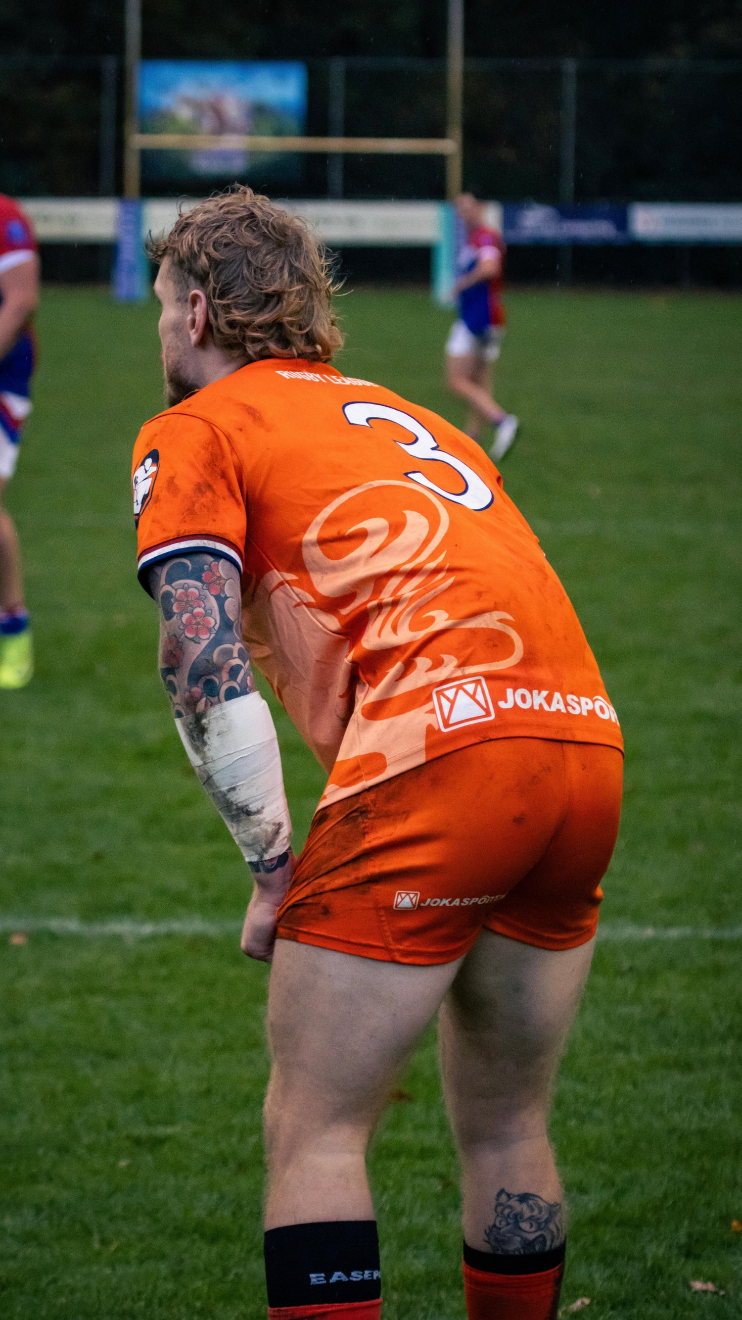 rugby_player_wearing_easepain compression socks